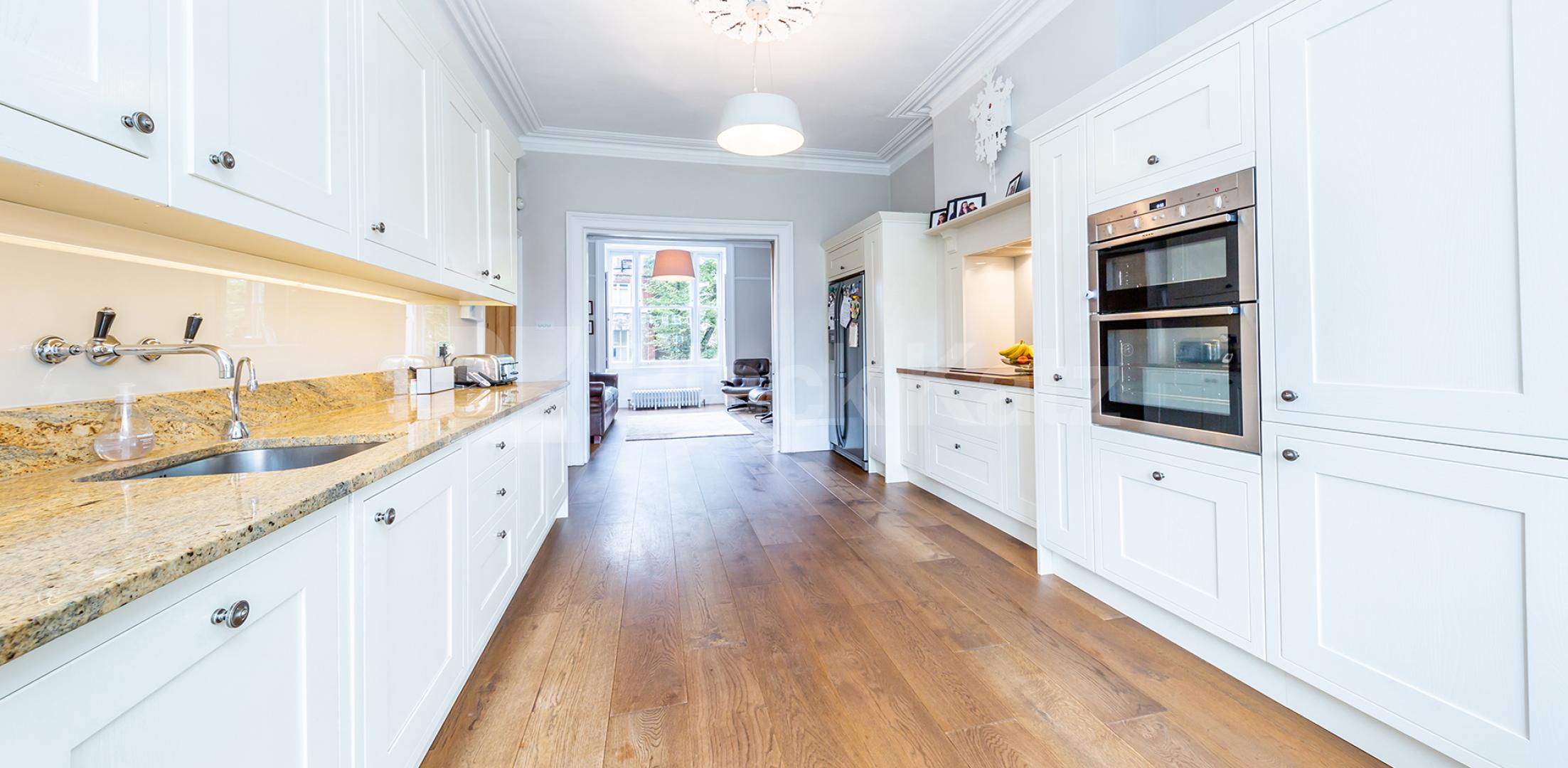 Stunning family home over 4 floors refurbished to a high standard. Hartham Road, Caledonian Road